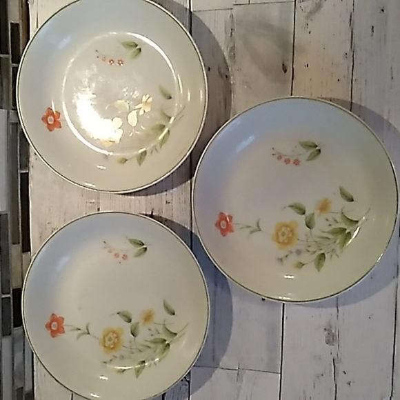 Vintage Castlecourt April Flowers Japan 🥣 bowls - Picture 1 of 5